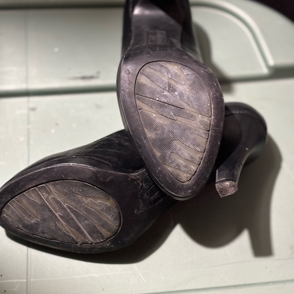 Anne Klein woman’s heels - Picture 2 of 3
